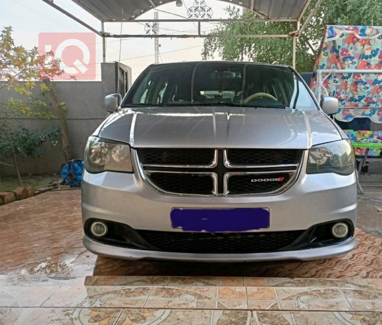 دودج جراند كارافان